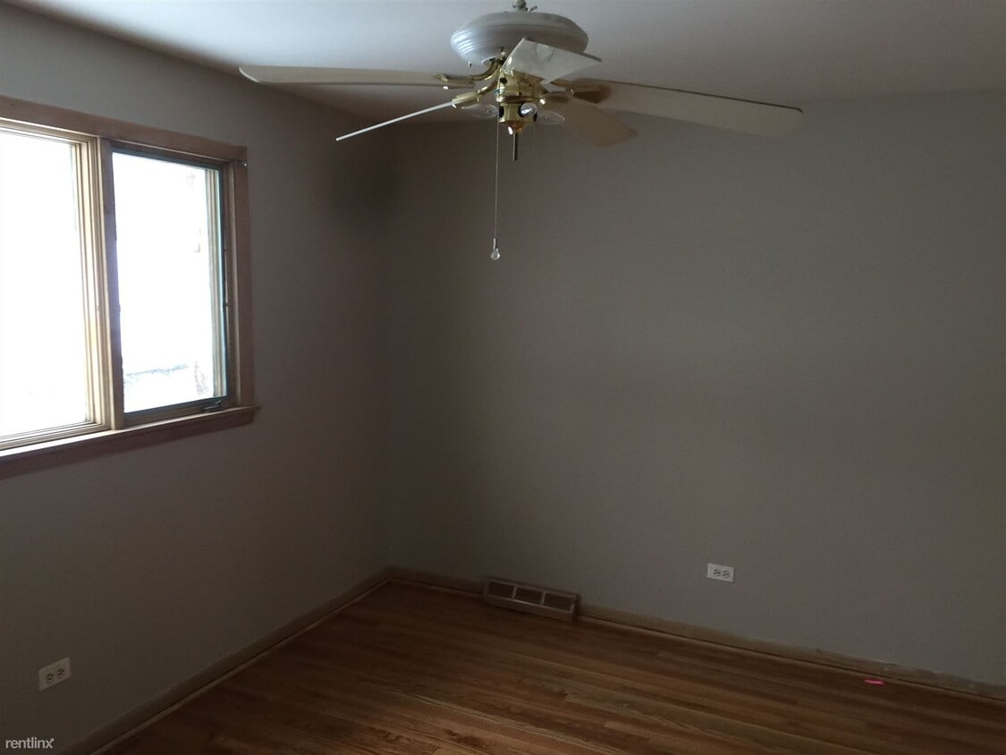 Building Photo - 4 br, 1.5 bath House - 3817 W 115th Pl