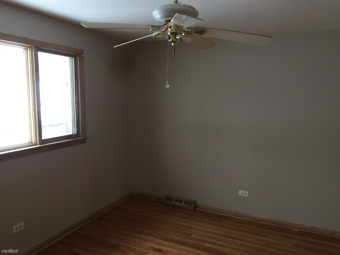 Foto del edificio - 4 br, 1.5 bath House - 3817 W 115th Pl