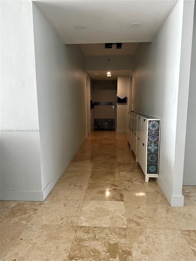Foto del edificio - 1541 Brickell Ave