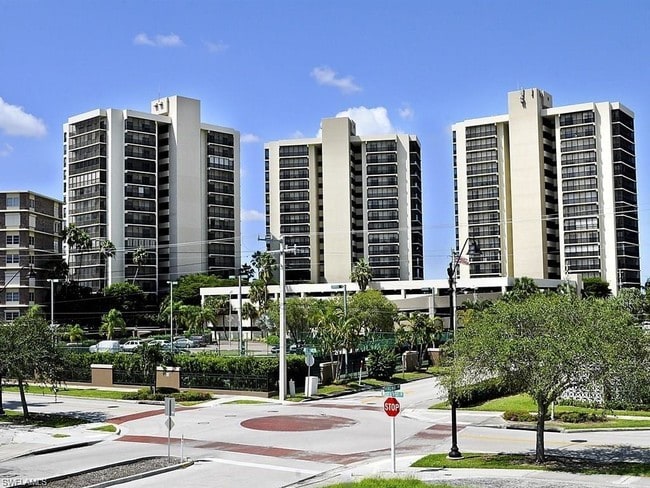 Building Photo - 1910 Virginia Ave