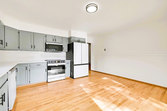 Photo - 28195 Cragmont Dr House