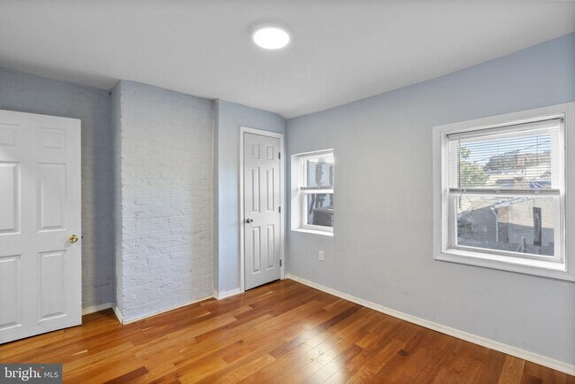 Foto del edificio - 1818 E Pratt St