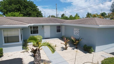 Building Photo - 2504 Oceanview Ave