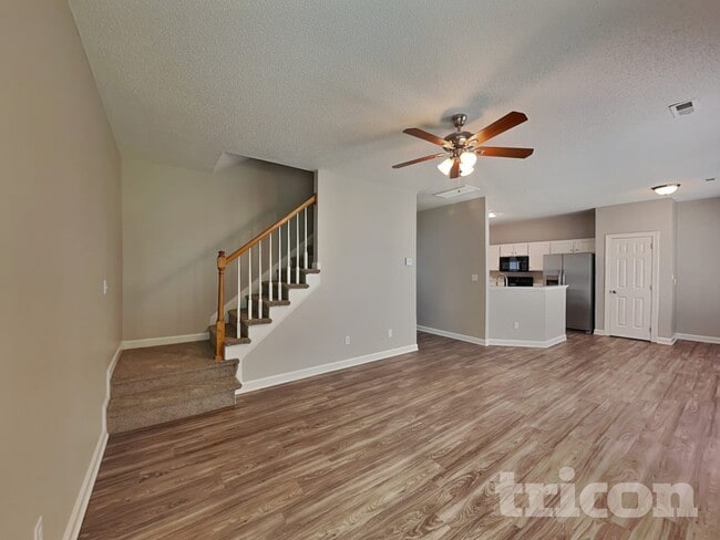 Building Photo - 2829 Rosemeade Dr