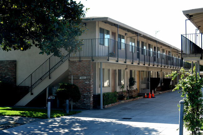 3060 - 3070 Moorpark Ave - 3060-3070 Moorpark Ave