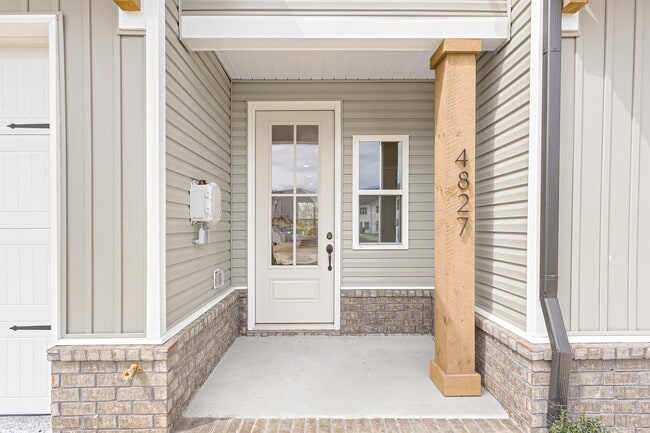 Building Photo - 4827 Ancient Glacier Ln