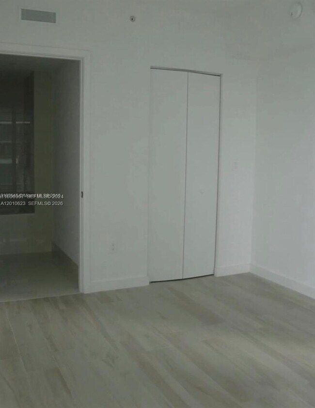 Foto del edificio - 1300 S Miami Ave
