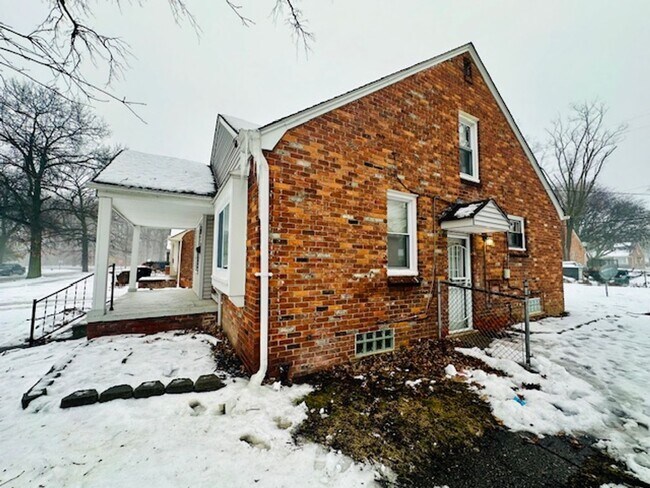 Foto del edificio - Three Bedroom 1 Bath House for Lease  Welc...