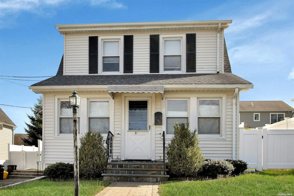 Primary Photo - 31 Riggs Pl