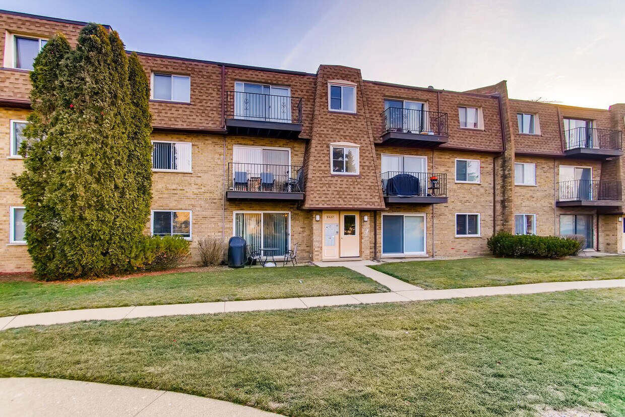 9427 Bay Colony Dr Unit 1S, Des Plaines, IL 60016 Condo for Rent in