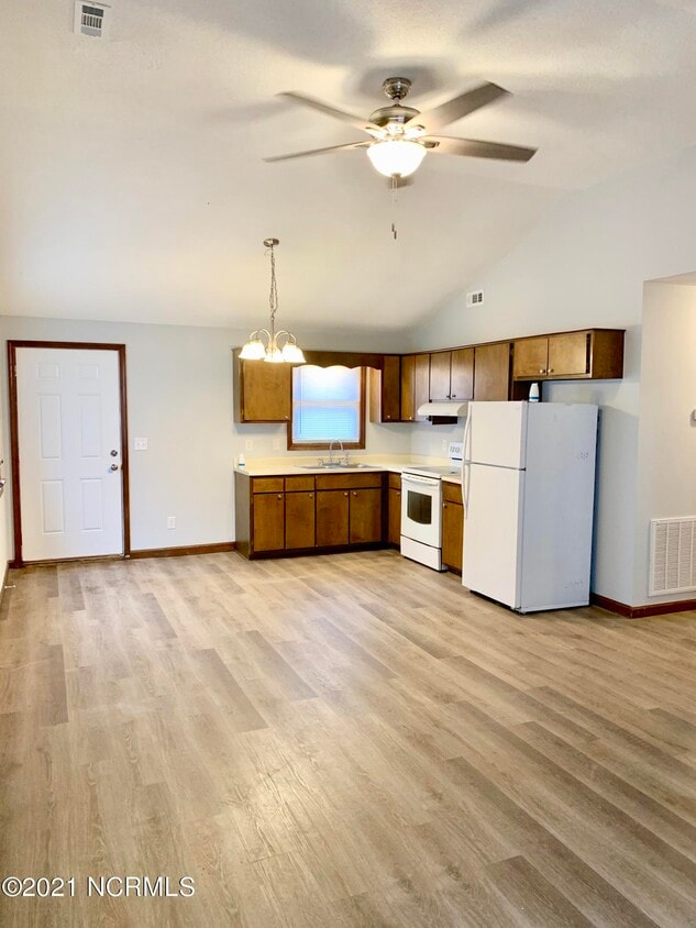 2845 US117, Burgaw, NC 28425 Townhome Rentals in Burgaw NC