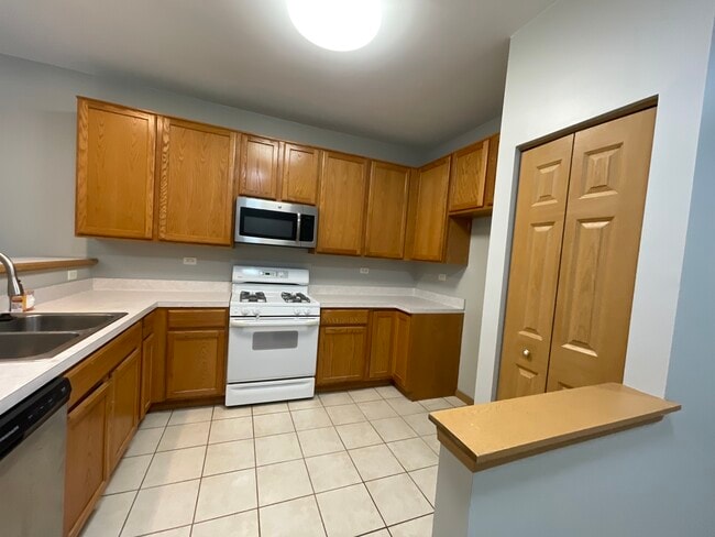 Building Photo - 1207 Brookdale Dr