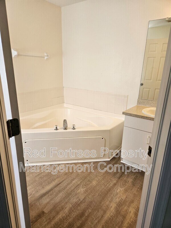 Foto del edificio - 5006 Bywood St