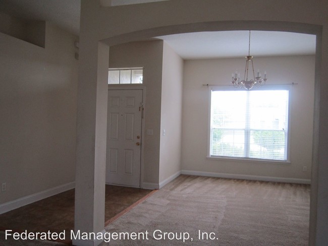 Building Photo - 1498 Summit Oaks Dr E