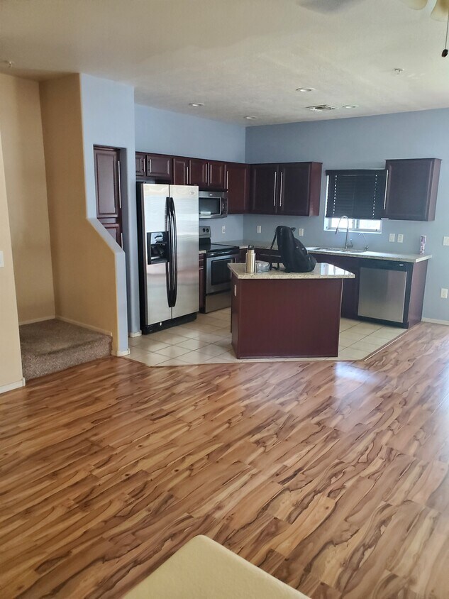 Foto principal - 280 S Evergreen Rd