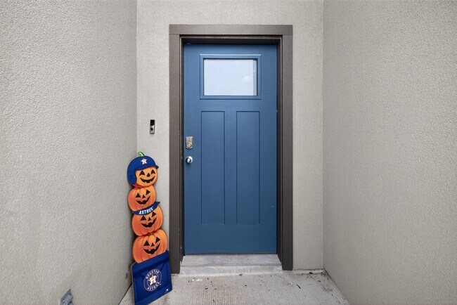 Foto del edificio - 6823 Amber Clf Ln