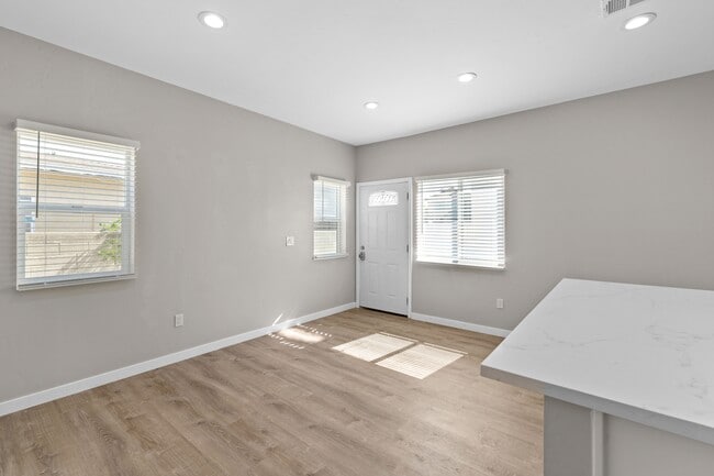 Building Photo - 6240 Pontiac St