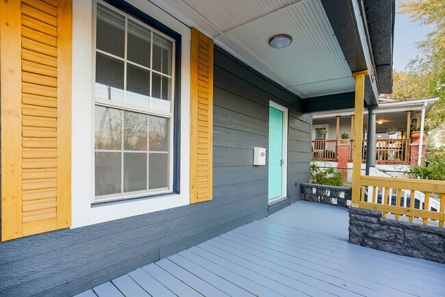 Building Photo - Special Offer: February Rent Free with App...