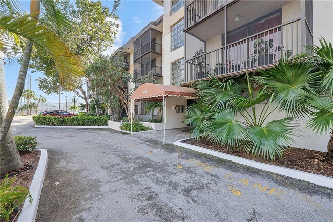 Foto del edificio - 5530 NW 44th St