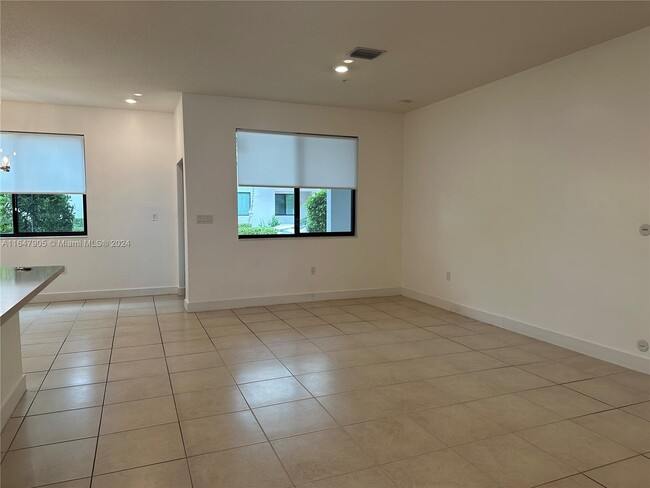 Foto del edificio - 4745 NW 84th Ct