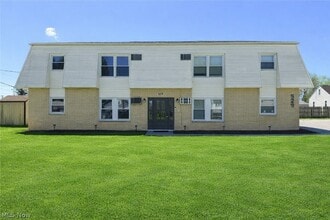 Building Photo - 929 Cook Ave