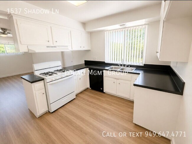 Foto del edificio - 1537 Shadow Ln