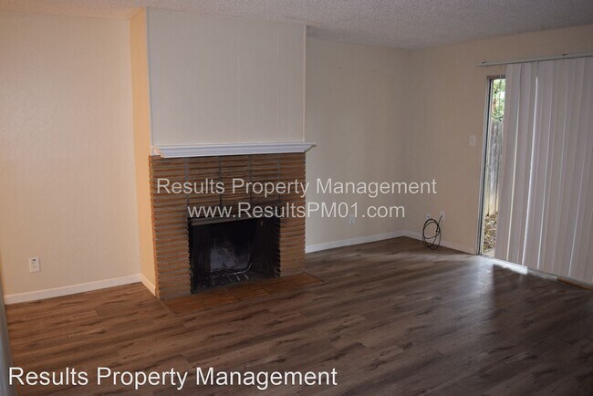 Building Photo - 2 br, 1.5 bath House - 1348 Difani Ct