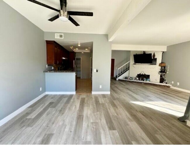 Building Photo - 5353 Aztec Dr