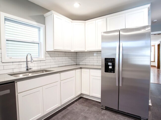 Foto del edificio - 2440 W Cuyler Ave