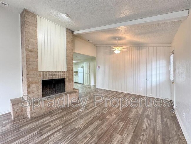 Foto del edificio - 3806 Shallow Ford Rd
