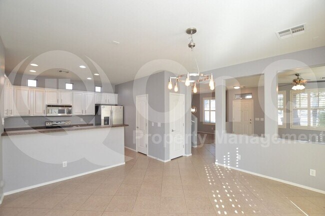 Building Photo - 2858 S Peel Dr