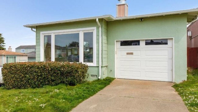 Building Photo - 96 Menlo Ave