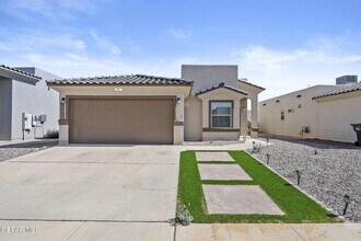 Building Photo - 13836 Summer Story Ave