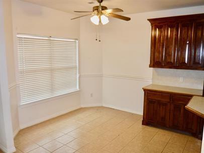Building Photo - 308 N Creek Dr
