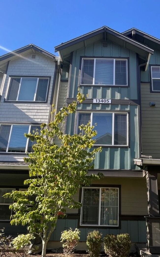 Building Photo - 3bd/3.5ba Bothell Townhouse