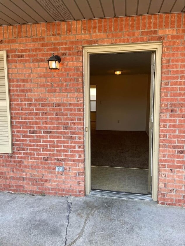 Primary Photo - 221 Keystone Dr