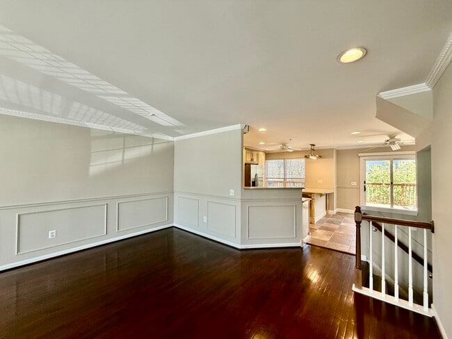 Flows into the kitchen - perfect for entertaining - 2042 Puritan Ter