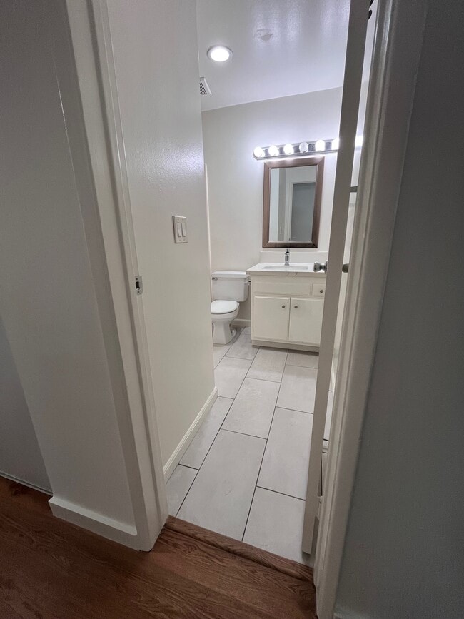 Building Photo - 8722 Delgany Ave