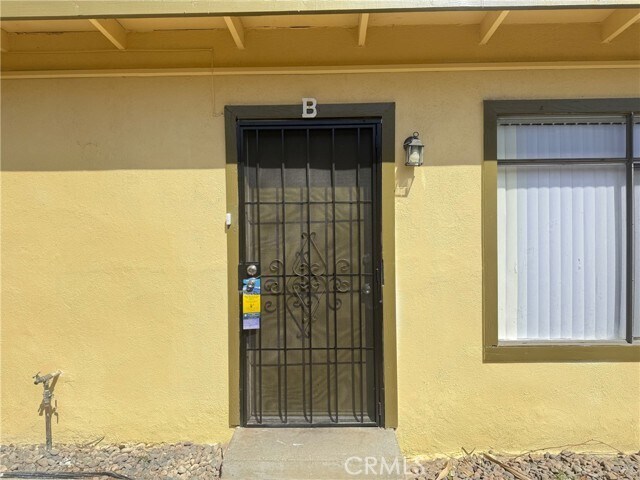 Foto del edificio - 5152 San Bernardino St