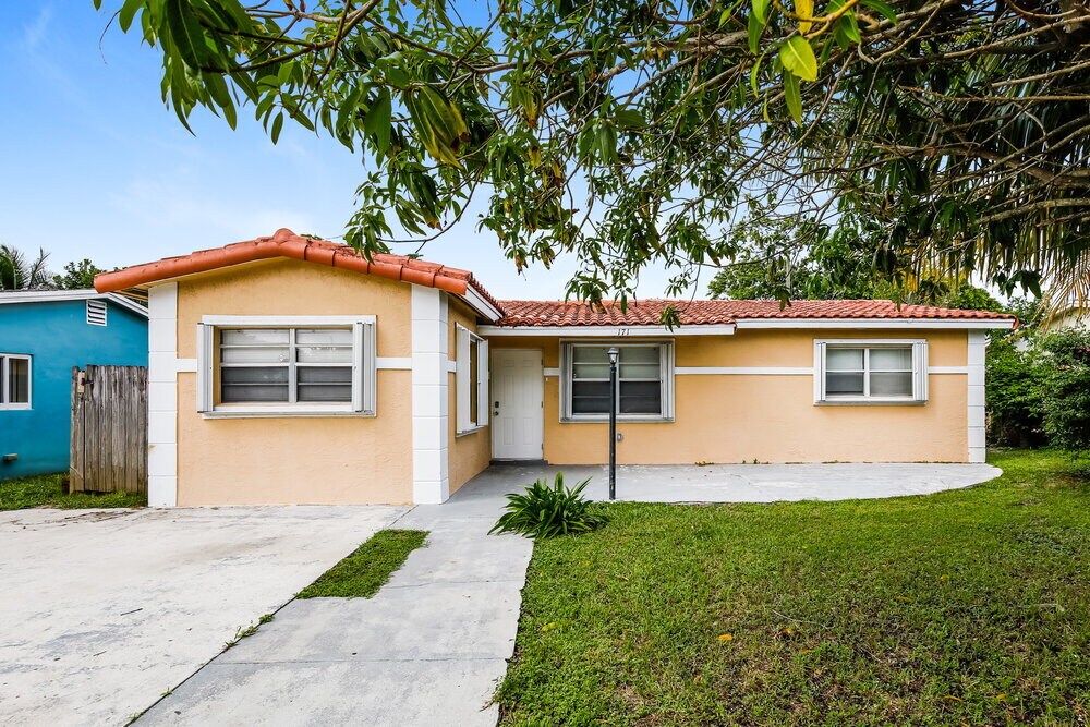 Foto principal - 171 NE 26th St