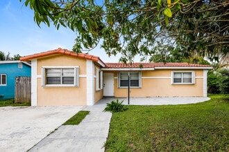 Building Photo - 171 NE 26th St