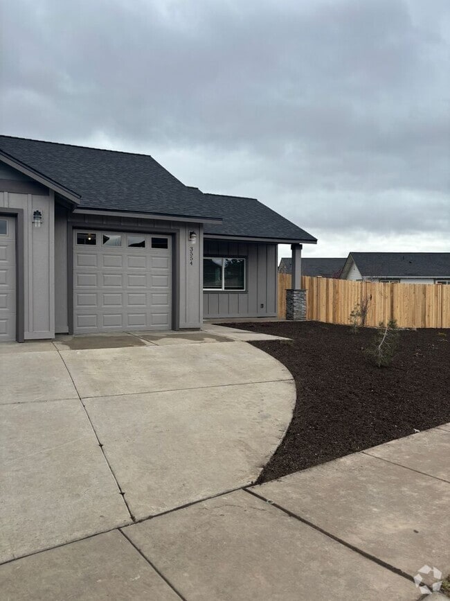 Building Photo - 3554 SW 48th St