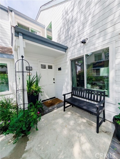 Building Photo - 631 Springbrook N