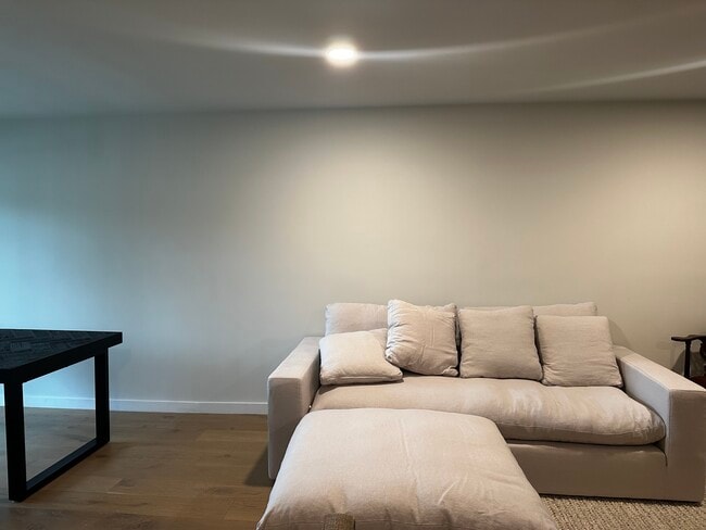 Living - 1299 Cordova St