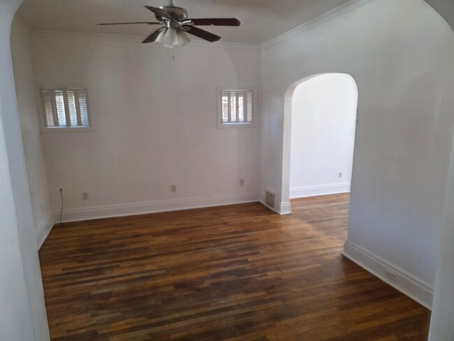 Foto del edificio - 235 Highland Ave