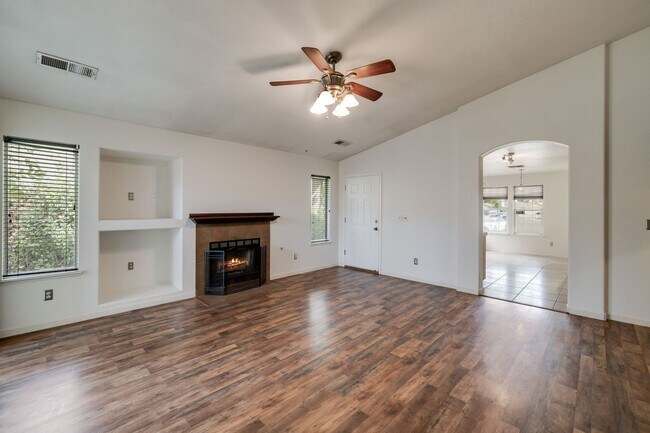 Foto del edificio - 6115 Brahms Ct