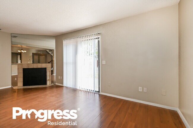 Foto del edificio - 3021 Cobblewood Ln E