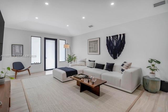 Foto del edificio - 1543 Bird Rd