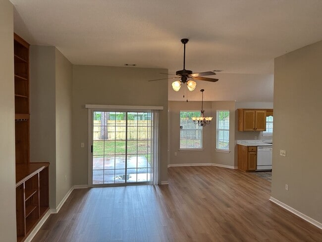 Building Photo - 355 Shady Oak Cir