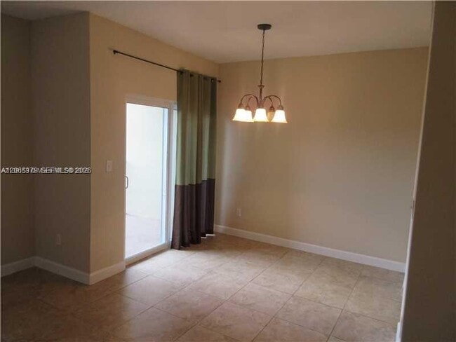 Building Photo - 11 Antilla Ave